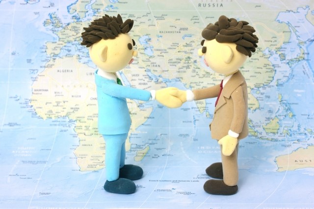 企業が海外に進出する際に受けることができる支援