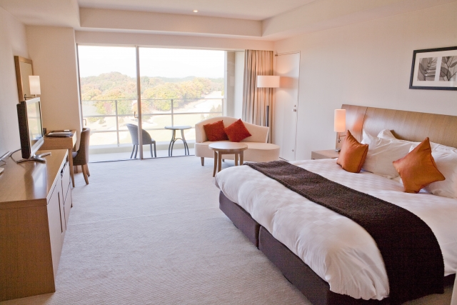 訪日外国人数と旅館の数の推移 2015年まで